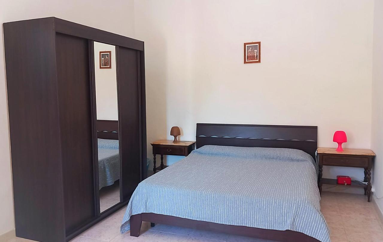 B&B Il Cortile Del Sole Olmedo Exterior photo